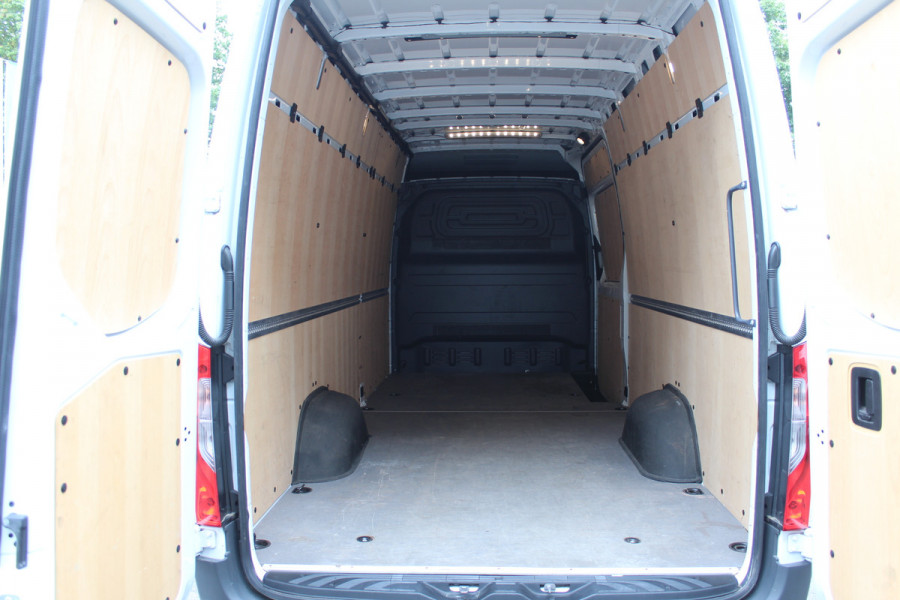 Mercedes-Benz Sprinter 317 CDI L3H2 RWD 3500kg Trekhaak, MBUX met camera, Etc.