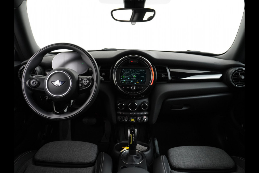 MINI Mini Electric Cooper SE 184PK Apple Carplay Ecc Navi DAB Cruise Control Camera Lichtpakket Regensensor PDC Bluetooth Binnensp aut dimmend Led  Elec.-ramen en Spiegels+Inklapbaar Stoelverwarming Comfort Access Keyles Connected Zeer Compleet!