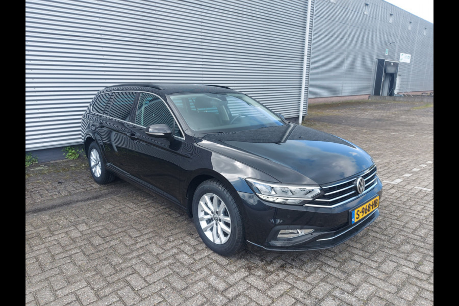 Volkswagen Passat Variant 1.5 TSI Comfort Business Automaat, airco,cruise,wegklapbare trekhaak,navigatie,parkeersensoren,