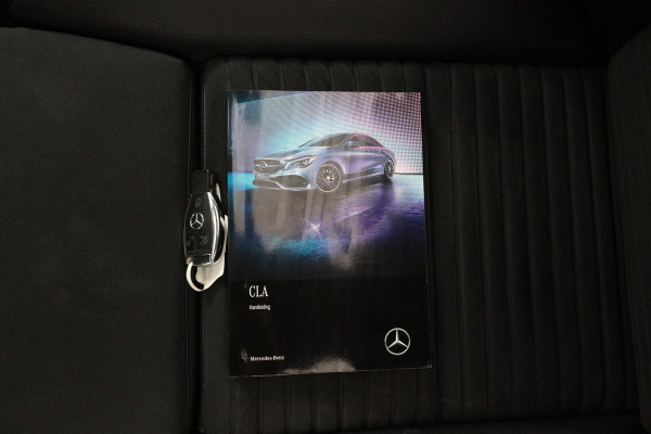 Mercedes-Benz CLA-Klasse 180 Business Solution AMG Upgrade Edition(NL-auto, Panorama, Camera, Parkeerhulp, Navigatie, StoelV, Etc)