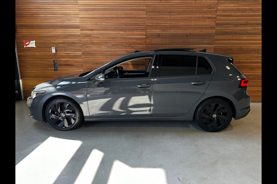 Volkswagen Golf 1.5 eTSI 150pk Style Black Edition | PANO | Camera | Matrix LED | Velours | Ambient | ACC | Carplay | Nieuwstaat!