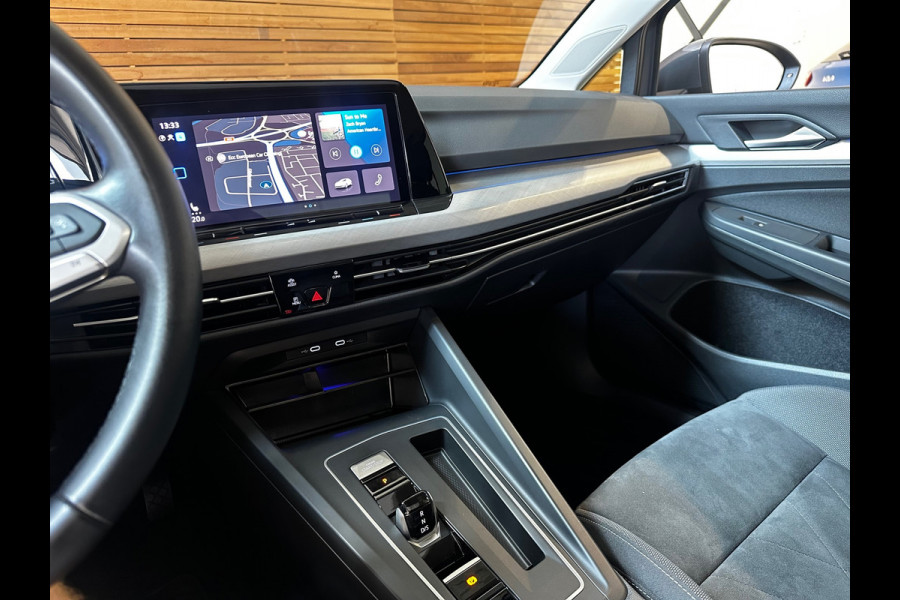 Volkswagen Golf 1.5 eTSI 150pk Style Black Edition | PANO | Camera | Matrix LED | Velours | Ambient | ACC | Carplay | Nieuwstaat!