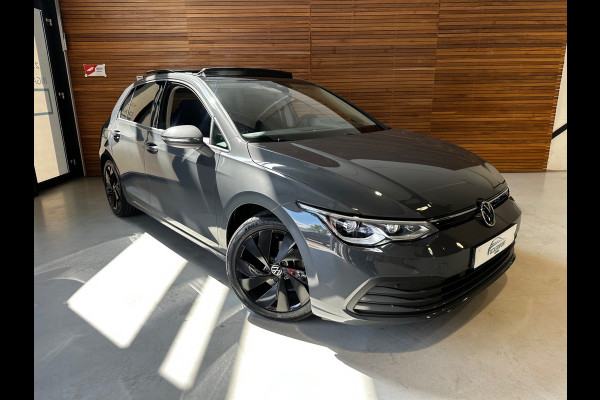 Volkswagen Golf 1.5 eTSI 150pk Style Black Edition | PANO | Camera | Matrix LED | Velours | Ambient | ACC | Carplay | Nieuwstaat!