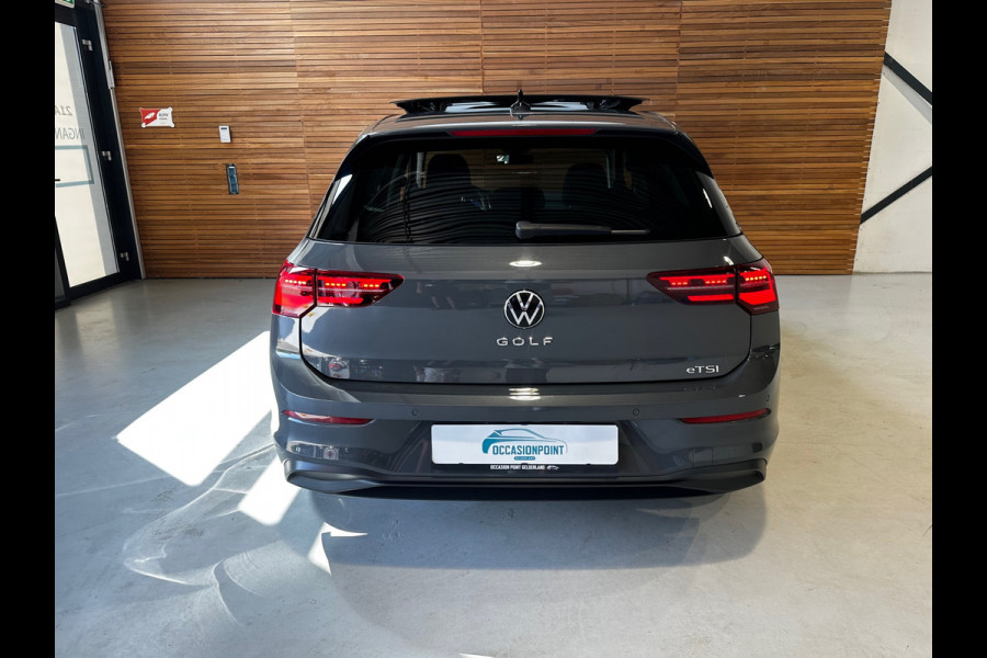 Volkswagen Golf 1.5 eTSI 150pk Style Black Edition | PANO | Camera | Matrix LED | Velours | Ambient | ACC | Carplay | Nieuwstaat!