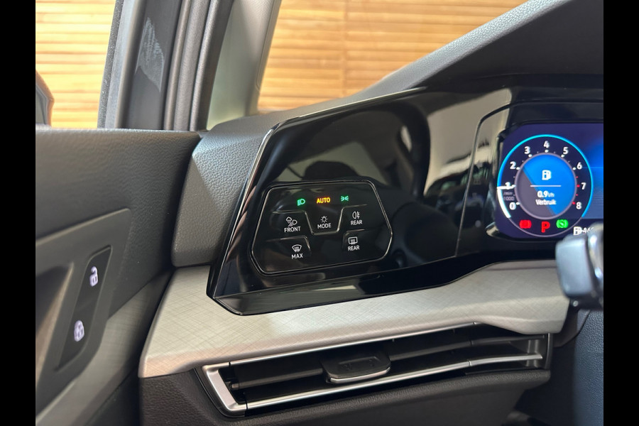 Volkswagen Golf 1.5 eTSI 150pk Style Black Edition | PANO | Camera | Matrix LED | Velours | Ambient | ACC | Carplay | Nieuwstaat!