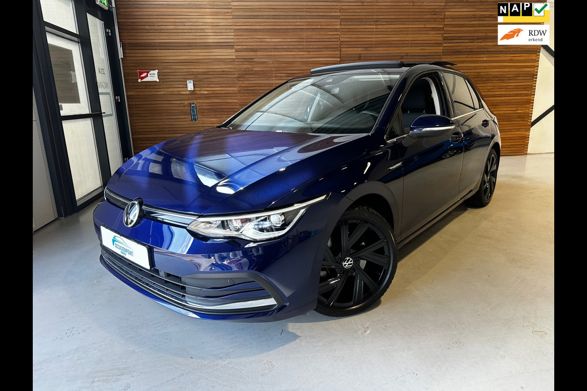 Volkswagen Golf 1.5 eTSI 150pk Style Black Edition | PANO | Matrix-LED | Carplay | Ambient | Velours | ACC | PDC | Winter pakket |