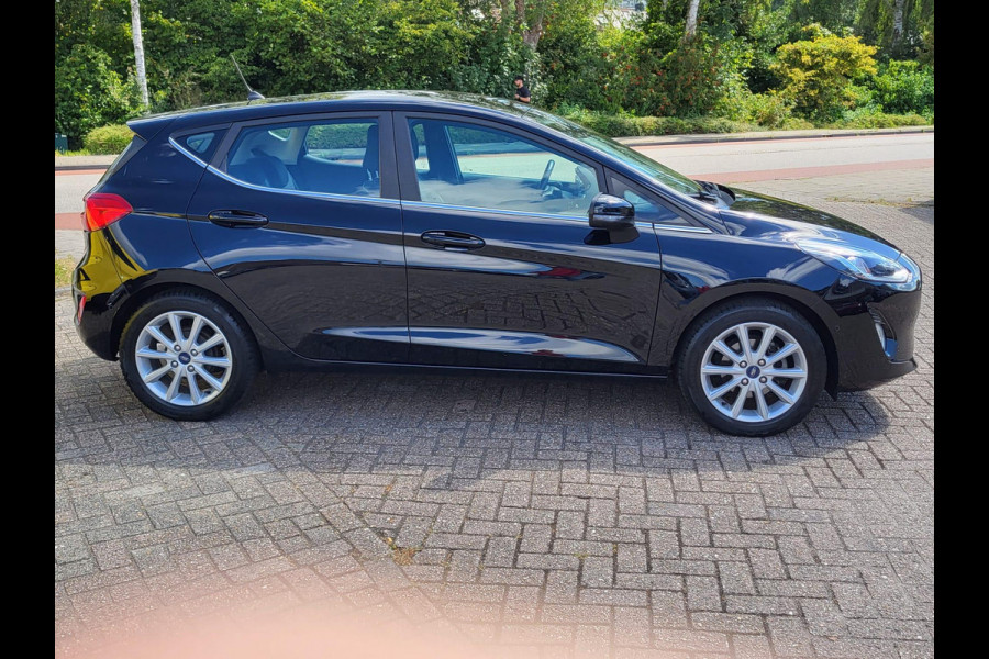 Ford Fiesta 1.0 EcoBoost Titanium 100pk Adaptieve Cruise | Voorruit verwarming | Achteruitrijcamera | Apple Carplay / Android auto | Keurig onderhouden