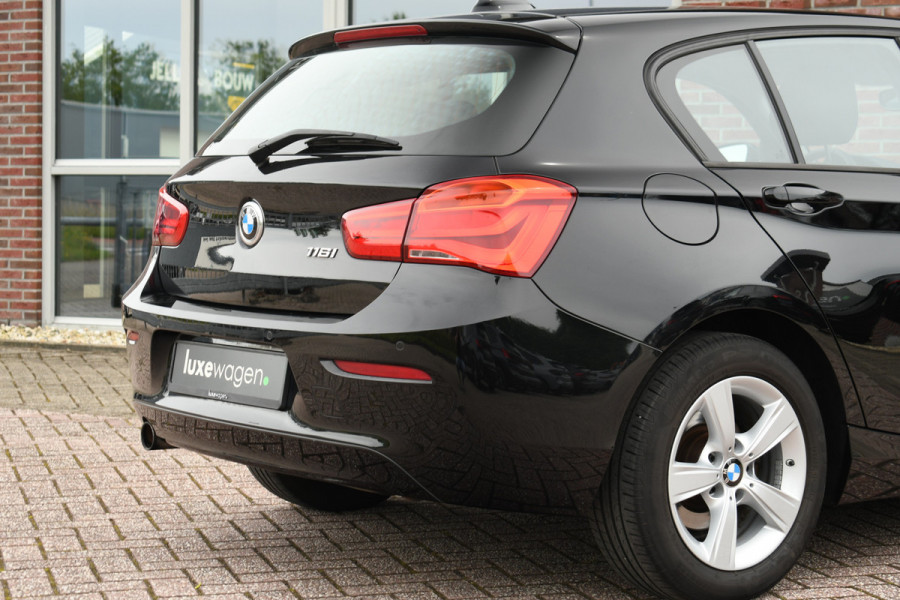 BMW 1-serie 116i 110pk Executive Navi Cruise Stoelverw PDC