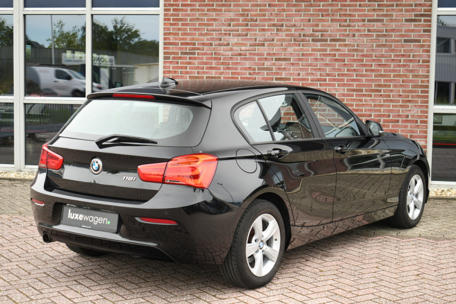 BMW 1-serie 116i 110pk Executive Navi Cruise Stoelverw PDC