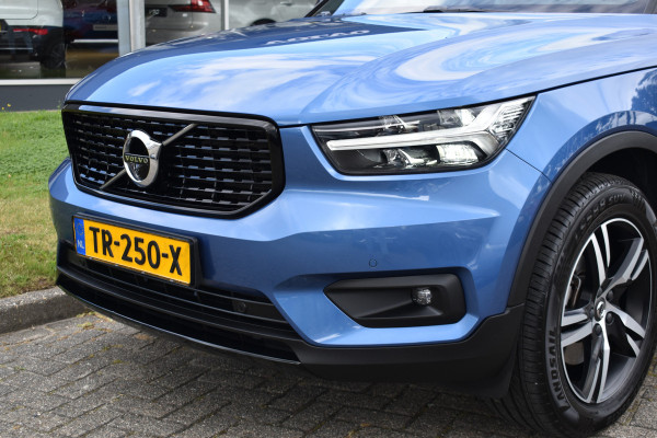 Volvo XC40 T4 190PK Automaat AWD R-Design | 360 Camera | 18 "LMV | Stoelverwarming | Blis | Stuurverwarming