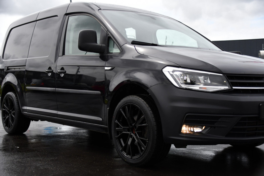 Volkswagen Caddy 2.0 TDI L2H1 Maxi Black Edition Highline Camera, Cruise, 102PK, Automaat, Trekhaak, Stoelverwarming, LED, Standkachel,