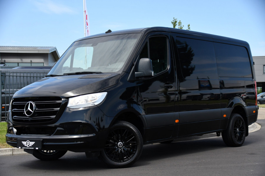 Mercedes-Benz Sprinter 319 V6 3.0 CDI L2H1 Black Edition Adaptieve Cruise, 360 Camera, NAVI, Multimedia, 190Pk, Automaat, Carplay, Trekhaak,