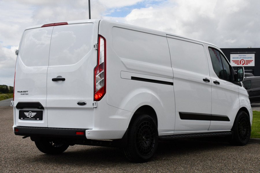 Ford Transit Custom Black & White Edition 340 2.0 TDCI L2H1 Camera, Automaat, Cruise, Carplay, Trekhaak, Stoelverm., PDC, 130 PK