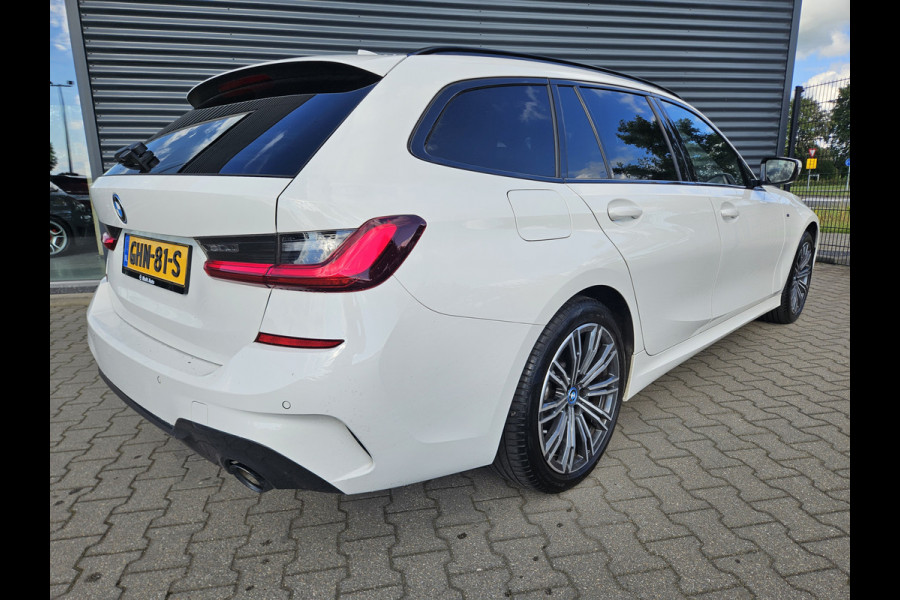 BMW 3 Serie Touring 320e M Sport Plug In Hybrid Dealer O.H | Alcantara Sportstoelen | Stuur / Stoelverwarming | LED | Apple Carplay | DAB | Live Cockpit |