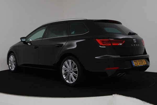 Seat León ST 1.5 TSI Xcellence Intense Automaat (NAVIGATIE, CAMERA, CARPLAY, PARKEERSENSOREN, 1e EIGENAAR, GOED ONDERHOUDEN)