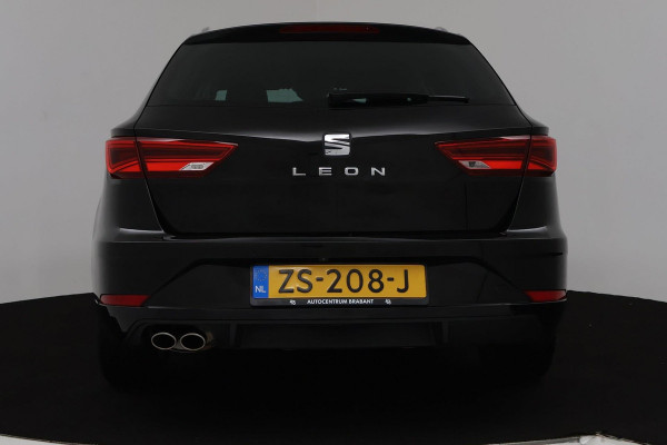 Seat León ST 1.5 TSI Xcellence Intense Automaat (NAVIGATIE, CAMERA, CARPLAY, PARKEERSENSOREN, 1e EIGENAAR, GOED ONDERHOUDEN)