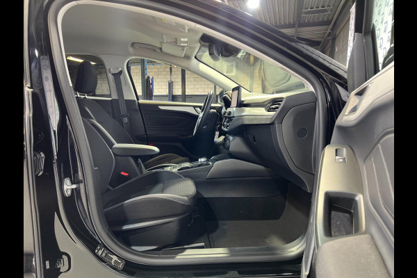 Ford FOCUS Wagon 1.0 EcoBoost Titanium | Led Koplampen | Apple/Android Carplay | Parkeersensoren | ACC | Stuur&Stoelen Verwarm.