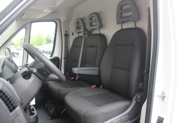 Fiat Ducato 33 2.2 MultiJet 140PK L3H2 | ACHTERUITRIJ CAMERA | APPLE CARPLAY/ANDROID AUTO | 3-ZITS | CRUISE CONTROL | CLIMATE CONTROL | DAB+ RADIO | NIEUWE BUS! |