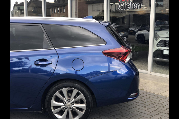 Toyota Auris 1.8 Touring Sports Hybrid Executive | Navigatie, Half leer, Stoelverwarming, Parkeersensoren, LED, DAB, 17inch, Keyless