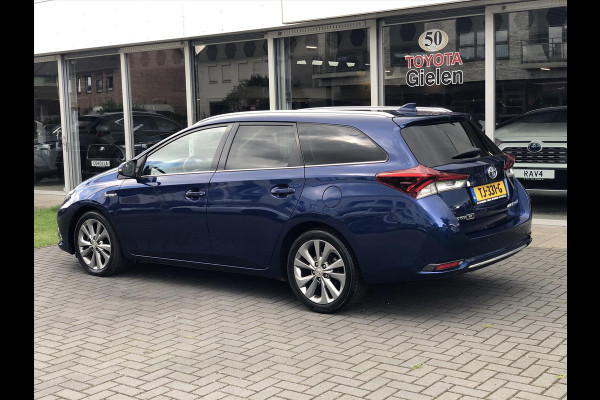 Toyota Auris 1.8 Touring Sports Hybrid Executive | Navigatie, Half leer, Stoelverwarming, Parkeersensoren, LED, DAB, 17inch, Keyless