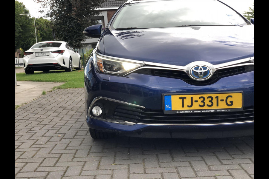 Toyota Auris 1.8 Touring Sports Hybrid Executive | Navigatie, Half leer, Stoelverwarming, Parkeersensoren, LED, DAB, 17inch, Keyless