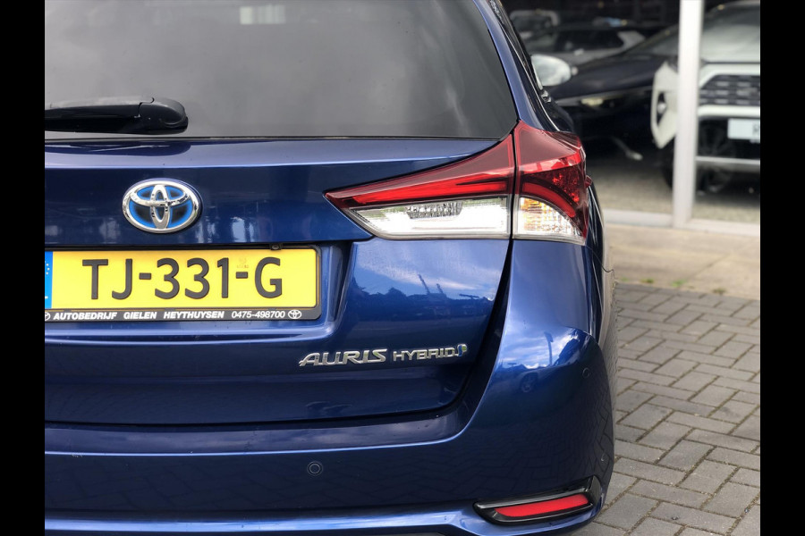 Toyota Auris 1.8 Touring Sports Hybrid Executive | Navigatie, Half leer, Stoelverwarming, Parkeersensoren, LED, DAB, 17inch, Keyless