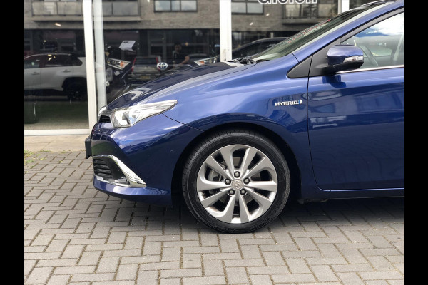 Toyota Auris 1.8 Touring Sports Hybrid Executive | Navigatie, Half leer, Stoelverwarming, Parkeersensoren, LED, DAB, 17inch, Keyless