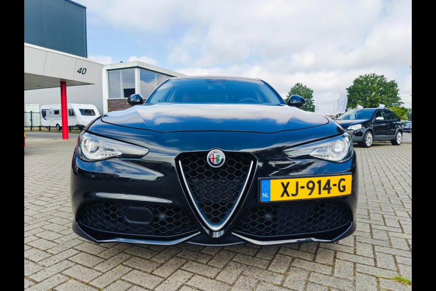 Alfa Romeo Giulia 2.0T Super Veloce Pack