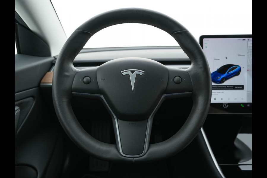 Tesla Model 3 Standard RWD Plus 60 kWh [ 3-Fase ] (INCL-BTW) Aut. *PANO | AUTO-PILOT | NAPPA-VOLLEDER | KEYLESS | FULL-LED | MEMORY-PACK | SURROUND-VIEW | DAB | APP-CONNECT | VIRTUAL-COCKPIT | LANE-ASSIST | COMFORT-SEATS | 18"ALU*