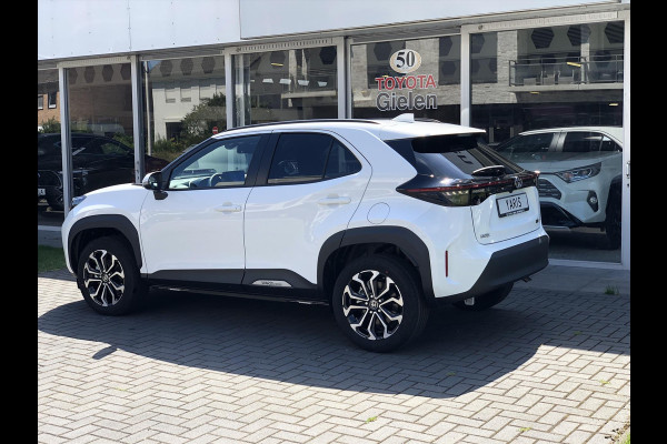 Toyota Yaris Cross 1.5 Hybrid 130PK First Edition Plus | Stoel + Stuurverwarming, Apple CarPlay, Keyless, 17inch, Groot scherm