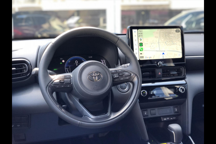 Toyota Yaris Cross 1.5 Hybrid 130PK First Edition Plus | Stoel + Stuurverwarming, Apple CarPlay, Keyless, 17inch, Groot scherm