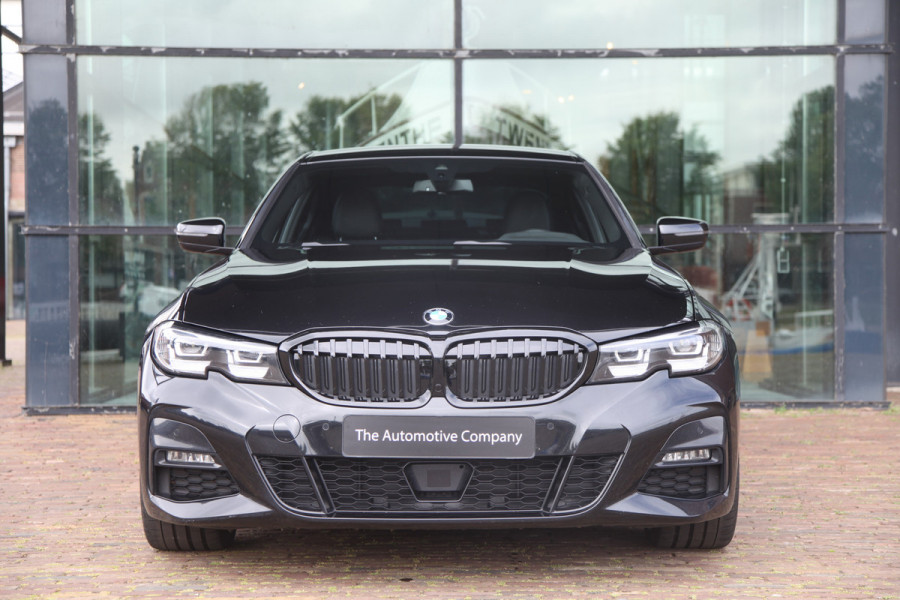 BMW 3-serie 320i High Executive M-Sport/Hifi/adaptievecruisecontrol