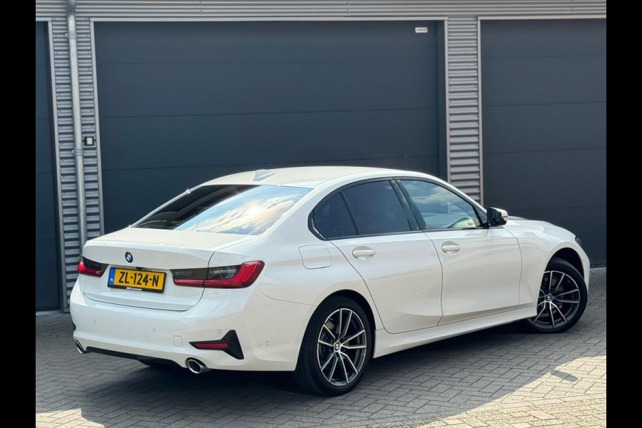 BMW 3-serie 320i AUTOMAAT EXECUTIVE SPORT EDITION, 32000 KM, NL-AUTO NAP, ACHTERUITRIJCAMERA, VELE OPTIES