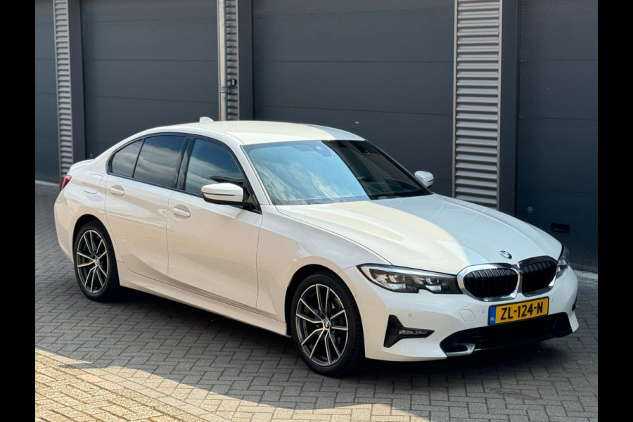 BMW 3-serie 320i AUTOMAAT EXECUTIVE SPORT EDITION, 32000 KM, NL-AUTO NAP, ACHTERUITRIJCAMERA, VELE OPTIES