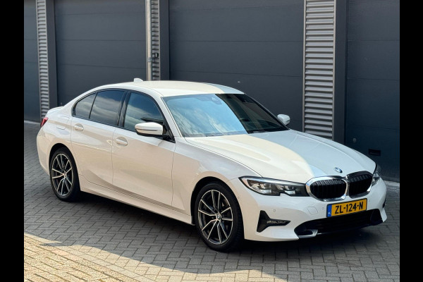 BMW 3-serie 320i AUTOMAAT EXECUTIVE SPORT EDITION, 32000 KM, NL-AUTO NAP, ACHTERUITRIJCAMERA, VELE OPTIES