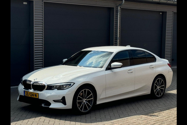 BMW 3-serie 320i AUTOMAAT EXECUTIVE SPORT EDITION, 32000 KM, NL-AUTO NAP, ACHTERUITRIJCAMERA, VELE OPTIES