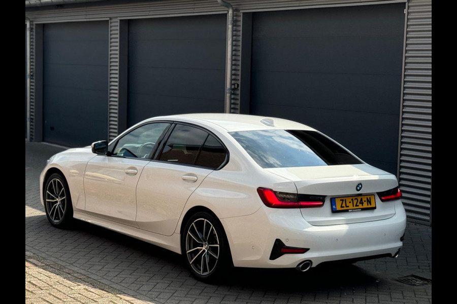 BMW 3-serie 320i AUTOMAAT EXECUTIVE SPORT EDITION, 32000 KM, NL-AUTO NAP, ACHTERUITRIJCAMERA, VELE OPTIES