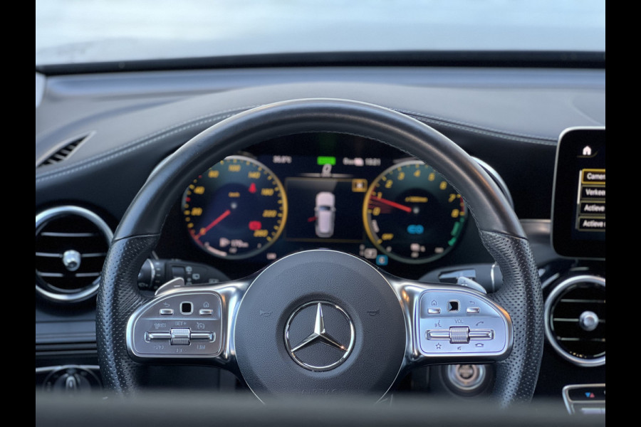 Mercedes-Benz GLC 300e 4MATIC Business Solution AMG | Virtual Cockpit | Sfeerverlichting | Leder | Camera