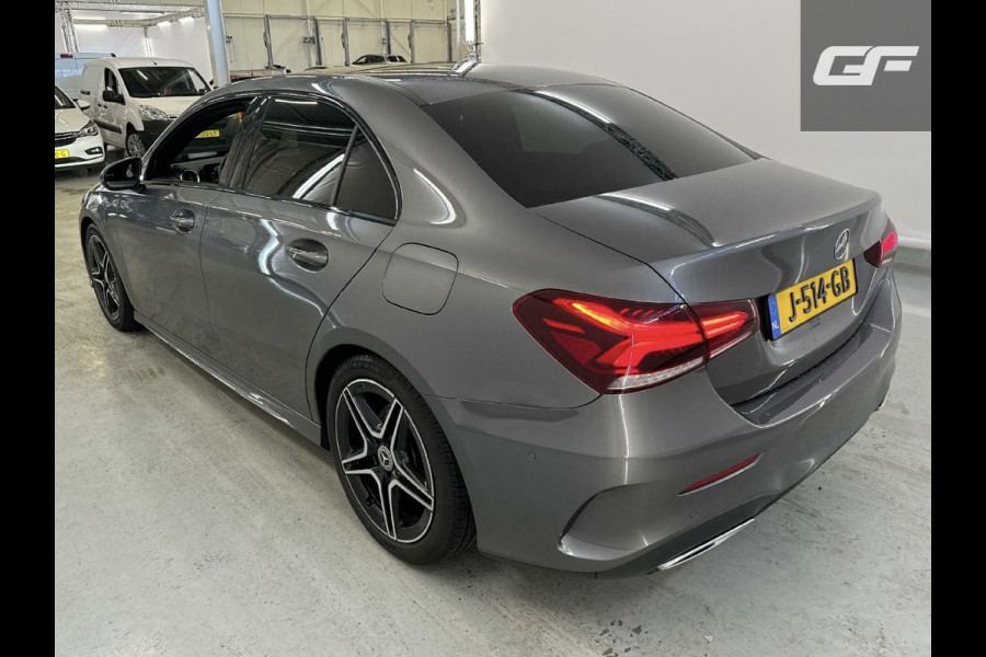 Mercedes-Benz A-Klasse 200 Limousine AMG Nightpakket Pano NAP