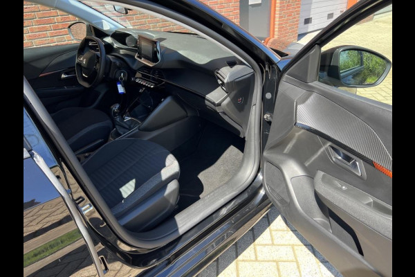 Peugeot 208 1.2 PureTech Blue Lease Active, Navigatie, Apple Carplay, LM-velgen, Park Distance Control, 1e eig en boekjes aanwezig