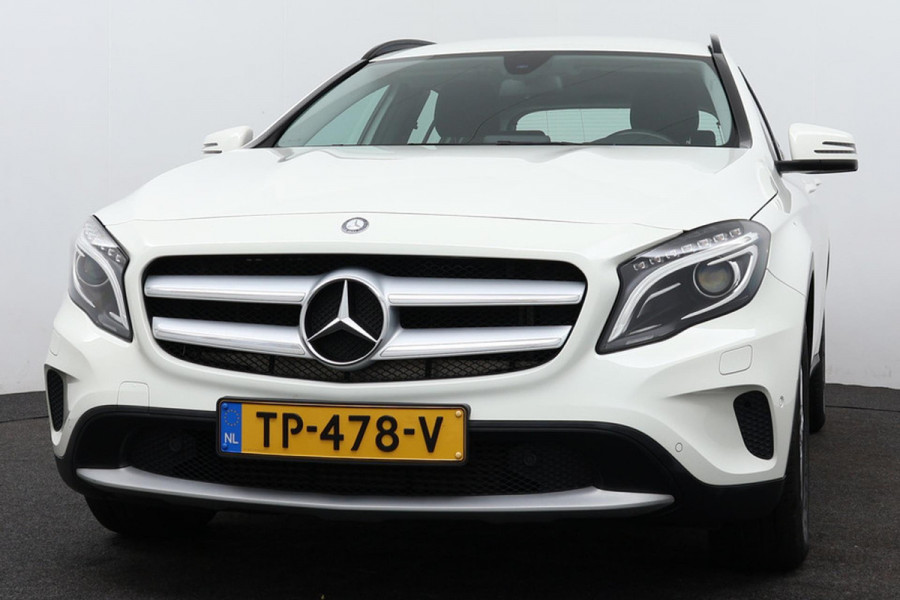 Mercedes-Benz GLA 180 Premium Plus(Goed OndH, Navi Groot, Trekhaak, Parkeerhulp V+A, StoelV, Sportstoelen, Cruise Con, Etc)