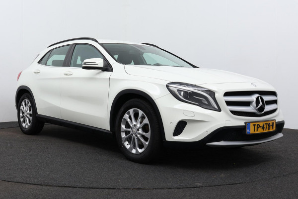 Mercedes-Benz GLA 180 Premium Plus(Goed OndH, Navi Groot, Trekhaak, Parkeerhulp V+A, StoelV, Sportstoelen, Cruise Con, Etc)