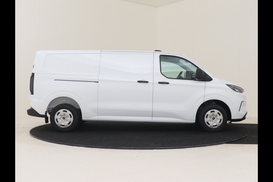 Ford Transit Custom 320L L2H1 Trend 136 PK NIEUW MODEL HOUTEN LAADVLOER EN WANDEN AFGETIMMERD LED AIRCO CAMERA NAVIGATIE DMV CARPLAY LANE ASSIST