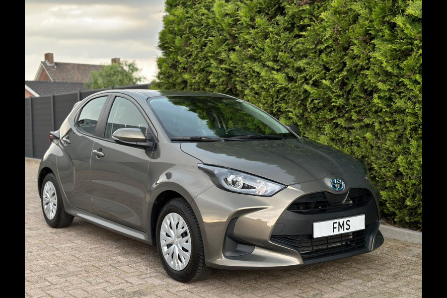 Toyota Yaris 1.5 Hybrid Business Plus CarPlay Camera