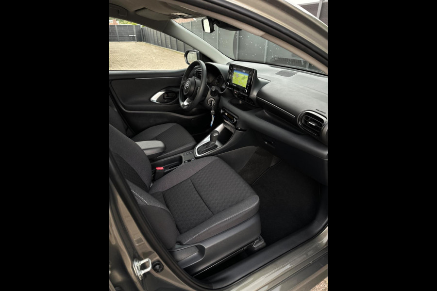 Toyota Yaris 1.5 Hybrid Business Plus CarPlay Camera