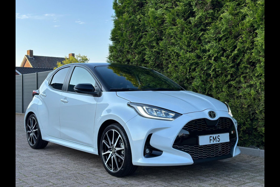 Toyota Yaris 1.5 Hybrid GR Sport Panorama CarPlay