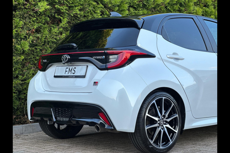 Toyota Yaris 1.5 Hybrid GR Sport Panorama CarPlay