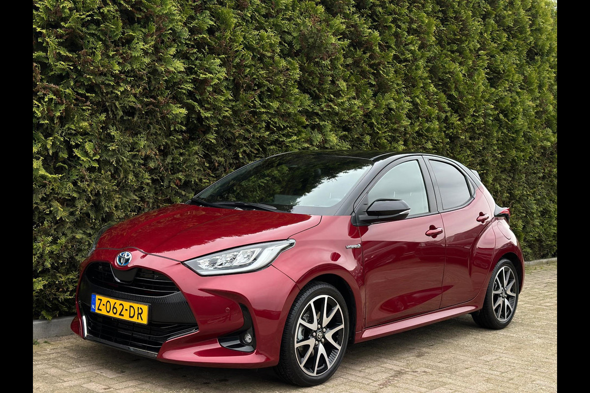 Toyota Yaris 1.5 Hybrid Dynamic Bi-Tone CarPlay Camera