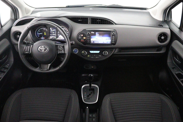 Toyota Yaris 1.5 Hybrid BI-TONE ACTIVE AUT.PDC.CAMERA.CLIMA.CRUISE .46.000 KM! GARANTIE TOT 2029*