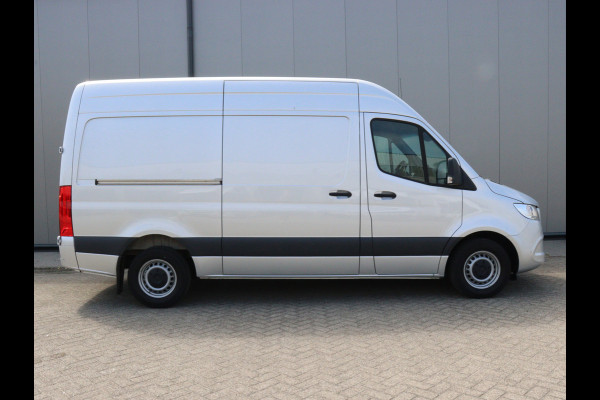 Mercedes-Benz Sprinter 317 1.9 CDI L2H2 RWD Navigatie MBUX DAB+ Cruise control Carplay 3.5T trekgewicht PDC Achteruitrijcamera